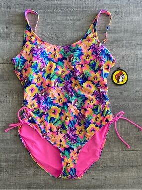 NWT Buc-ee’s Women’s Swimsuit 2XL